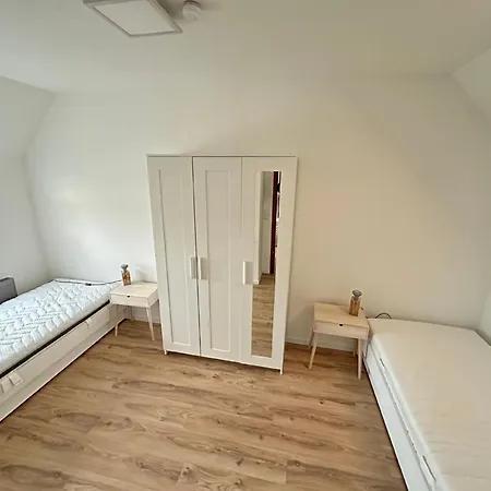 Grosse Ferienwohnung In Ostseenahe 아파트 *