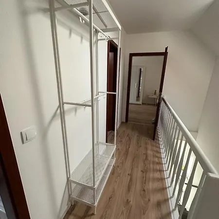 Grosse Ferienwohnung In Ostseenahe 아파트 *